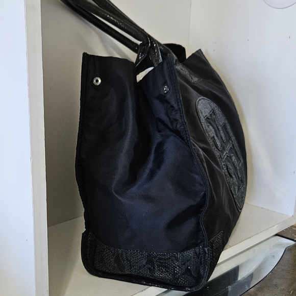 LikeNew!Tory Burch XXL Black Nylon and snake leather Tote bag - Picture 4 of 12
